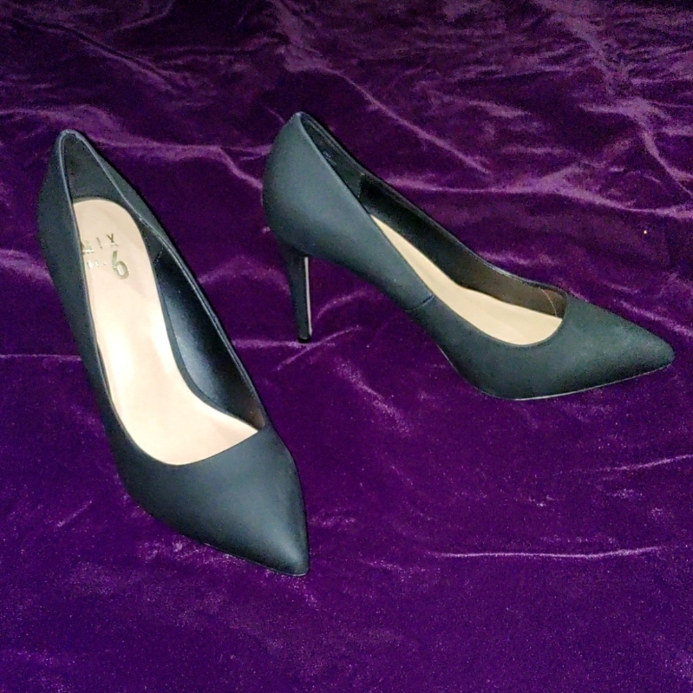 Black, Mix No. 6 brand, size 10 (EUR 41) pumps!